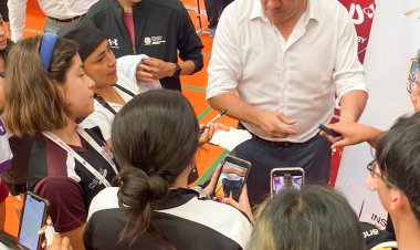 Convivió el gobernador con deportistas que compiten en juegos de la Conade