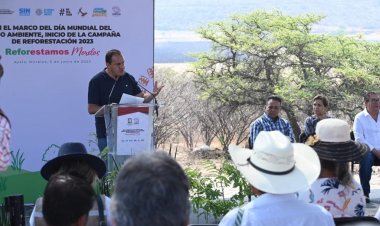 Como un ¨fraudezote¨ calificó de gobernador obra en Plaza de Armas