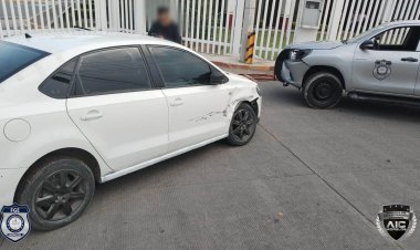 Tras persecución, aseguran vehículo con reporte de robo