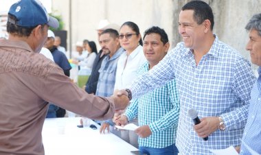 Entrega Juan Ángel fertilizante y semilla a 600 productores de los 10 ejidos de Jojutla