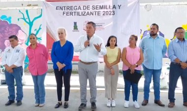 Entregó edil de Jiutepec, Rafael Reyes, 75 toneladas de fertilizante a productores