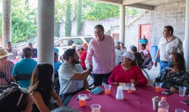 Se reúne Víctor Mercado con vecinos de Tetelcingo, para fortalecer labores