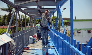 Hay avances en la rehabilitación del puente peatonal de Chipitlán