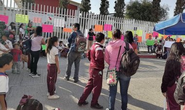 Exigen padres de familia, salida de directora de escuela en Cuautla