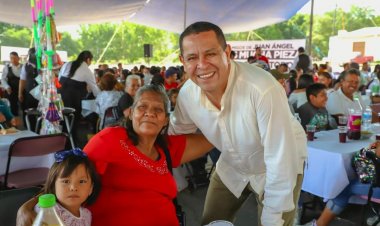 Vecinos de Cuautla, Cuernavaca, Emiliano Zapata y Ayala reciben a Juan Ángel Flores