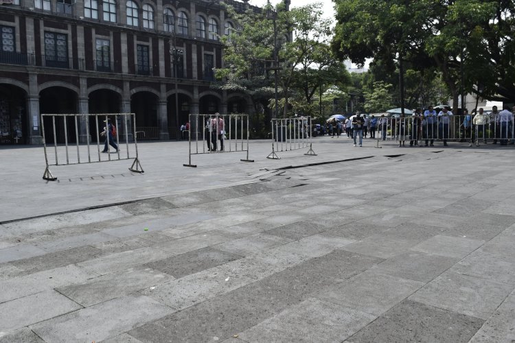 Se levanta misteriosamente piso en Plaza de Armas de Cuernavaca