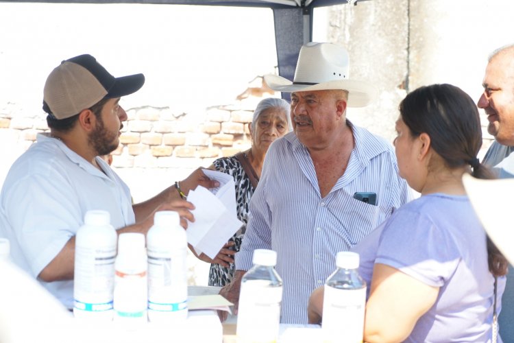 Entrega Juan Ángel Flores, fertilizante y semilla a 600 productores en Jojutla