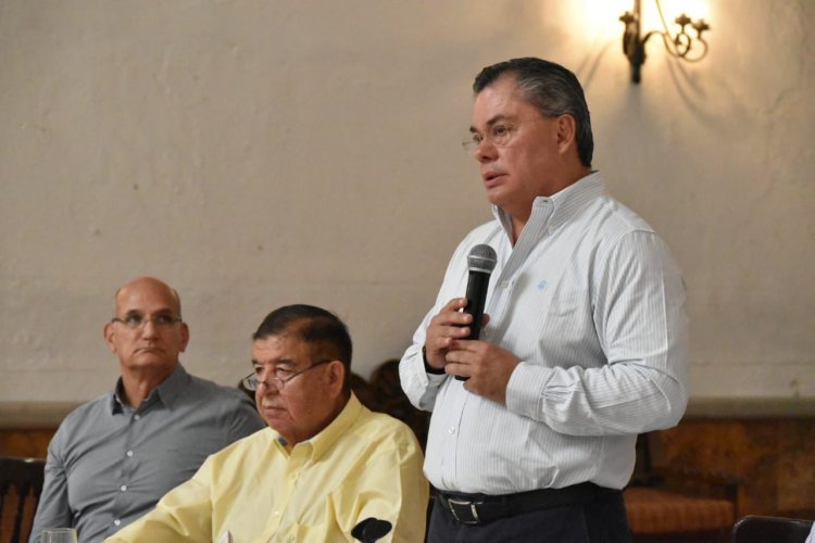 Se reúne edil de Jiutepec, Rafa  Reyes con el sector empresarial