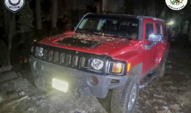 Recuperaron una Hummer roja robada en el peligroso Huitzilac