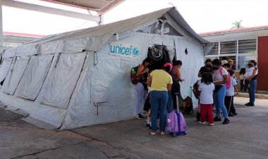 A casi 4 años del terremoto, niños toman clases en carpas