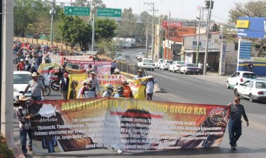 Logran campesinos $600 por metro cuadrado de la SICT