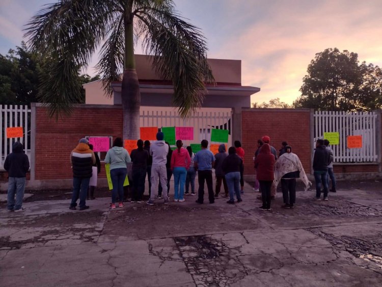 Exigen la destitución de director de una primaria en Jonacatepec