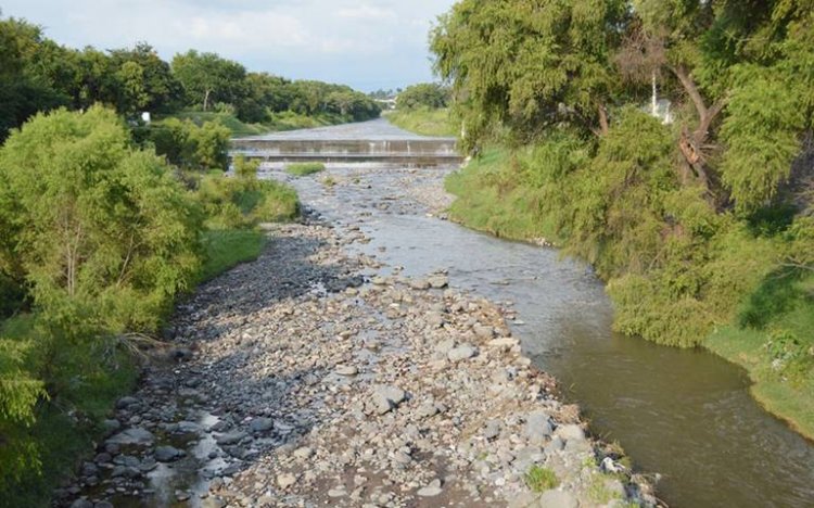 Hasta un 40 % bajó el caudal del río Cuautla