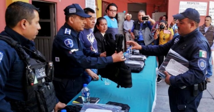 Ciudadanos Uniformados critica falta de armamento a polis y chalecos inservibles
