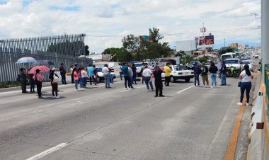 Protestan contra Lucía Meza supuestos acarreados sin pago