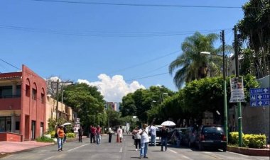 Vecinos de la Col. Antonio Barona protestan tras 6 meses sin agua