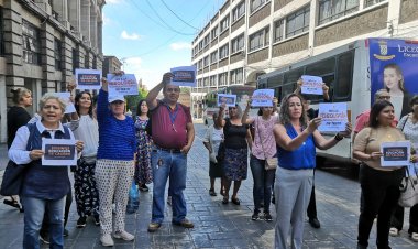 Son un peligro y traen pornografía los  libros de texto, acusa grupo de padres