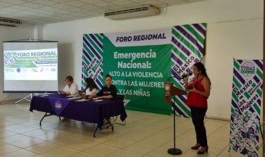 Mujeres de distintos colectivos  comparten su enfado por crimen