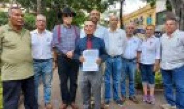 Llaman a maestros y papás a  no utilizar los libros de texto