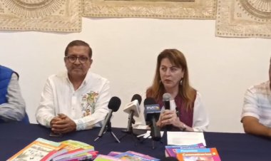 A favor de los libros de texto se pronunció Margarita González