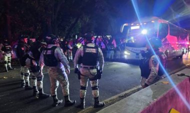 Ahora sí detuvieron a las normalistas, presuntas secuestradoras de autobús