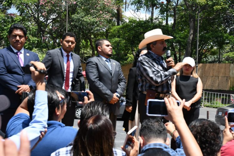 Nieto de Zapata califica detención de Carmona de anticonstitucional