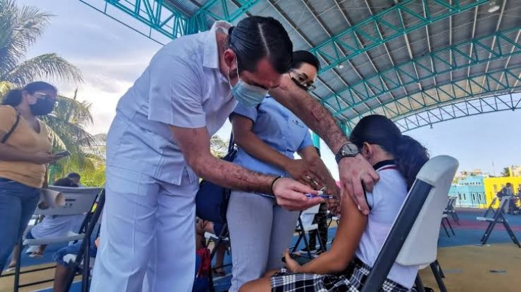 Cantú Cuevas pide llevar a vacunar a niños contra covid
