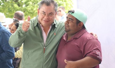 Entrega Rafael Reyes alarmas vecinales