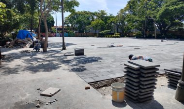 Avanza remodelación de Plaza de Armas; ya retiraron las vallas