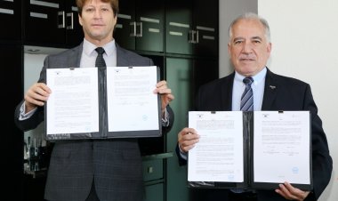 Signan convenio la UAEM y universidad de Costa Rica