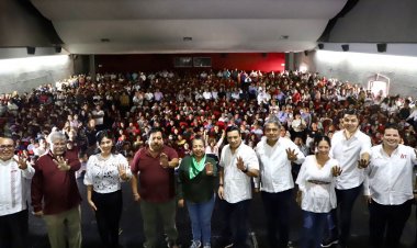 Ulises Bravo, líder de Morena en Morelos, toma protesta a integrantes del movimiento magisterial morenista