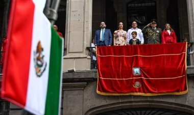 Encabezó el gobernador desfile conmemorativo al 213 aniversario de la Independencia