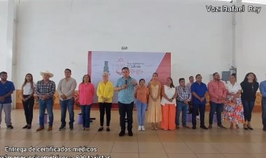 Rafael Reyes entregó certificados y exámenes psicométricos a transportistas