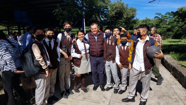 Refrenda alcalde Rafael Reyes compromiso con niñas, niños y jóvenes de Jiutepec