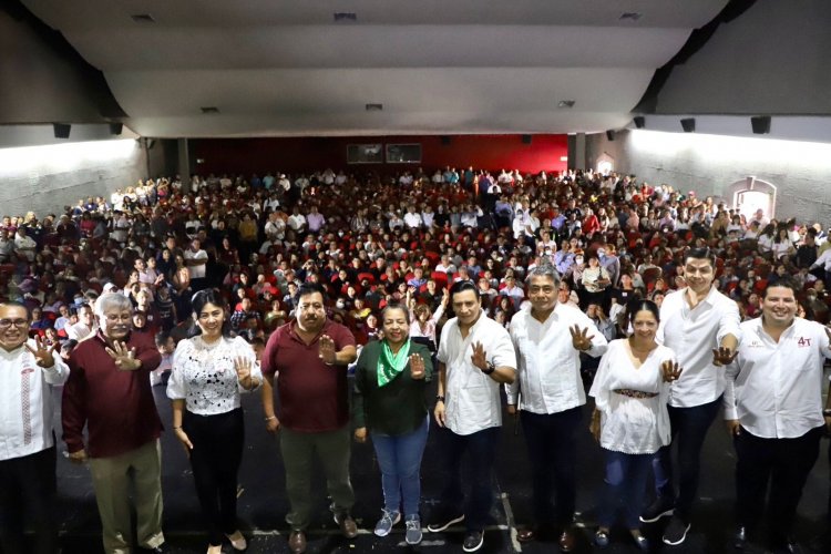 Ulises Bravo, líder de Morena en Morelos, toma protesta a integrantes del movimiento magisterial morenista