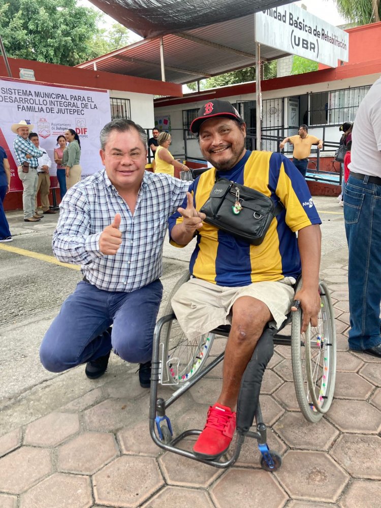 Gobierno de Rafa Reyes apoyó a vulnerables con sillas de ruedas