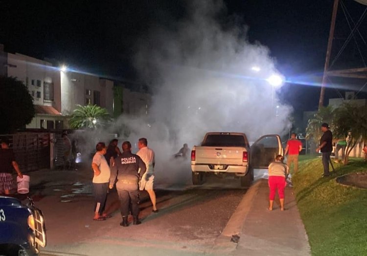 Delincuentes queman vehículos en fraccionamiento de Cuautla