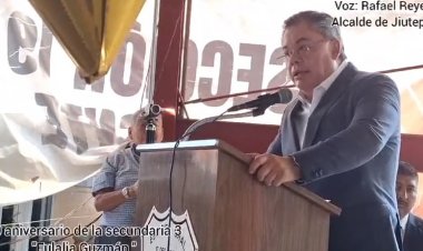 Entregó Rafael Reyes paquetes alimentarios