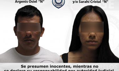 Esta parejita fue sorprendida en un taxi con presunta droga y arma; va a juicio