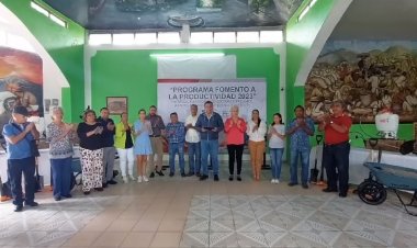 El alcalde Rafael Reyes entregó paquetes de herramientas