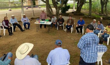 Caminos rurales y bienes y servicios a las comunidades más alejadas