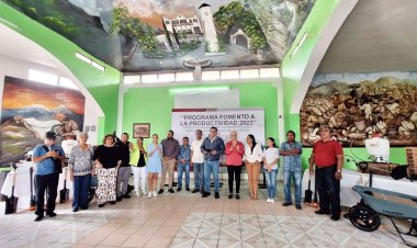 Comisariados ejidales reciben herramienta de parte del gobierno del edil Rafael Reyes