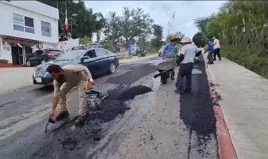 Continúan los trabajos de bacheo en Jiutepec