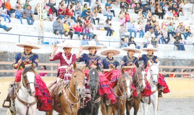 Se realizó un nuevo evento cultural en el Lienzo Charro