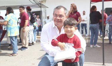 Familias de la colonia Independencia recibieron raciones alimentarias de parte de Rafael Reyes