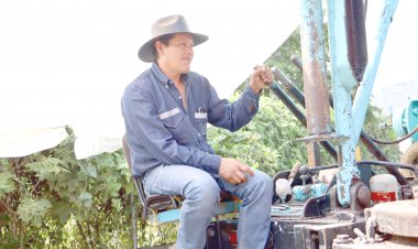 Rafael Reyes supervisó rehabilitación de pozo en la colonia Emiliano Zapata