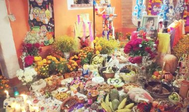 Habitantes de Ocotepec invitan a visitar las ofrendas nuevas de su comunidad