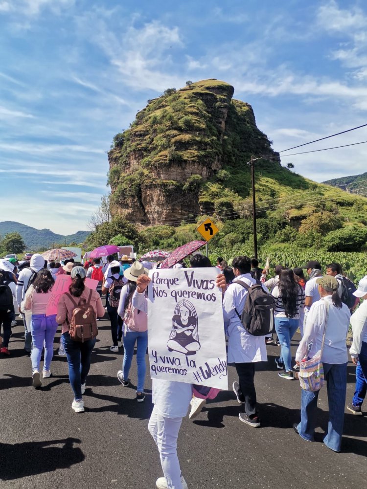 Manifestación en Tlalnepantla por alumna del CBTA 71 desaparecida