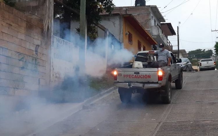 En Cuautla realizan intensa fumigación contra el mosco transmisor del dengue