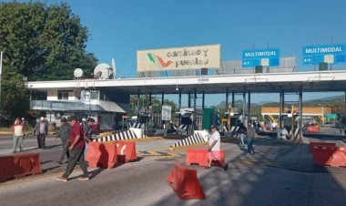 Segundo día de bloqueo carretero de campesinos